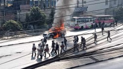 इपिएस शाखा अगाडी विद्यार्थीहरुको प्रदर्शन, मन्त्री ज्वालाकाे गाडी जलाए